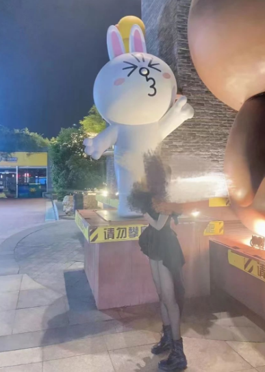 “无论你是不是蕾丝，目前叫我老公”